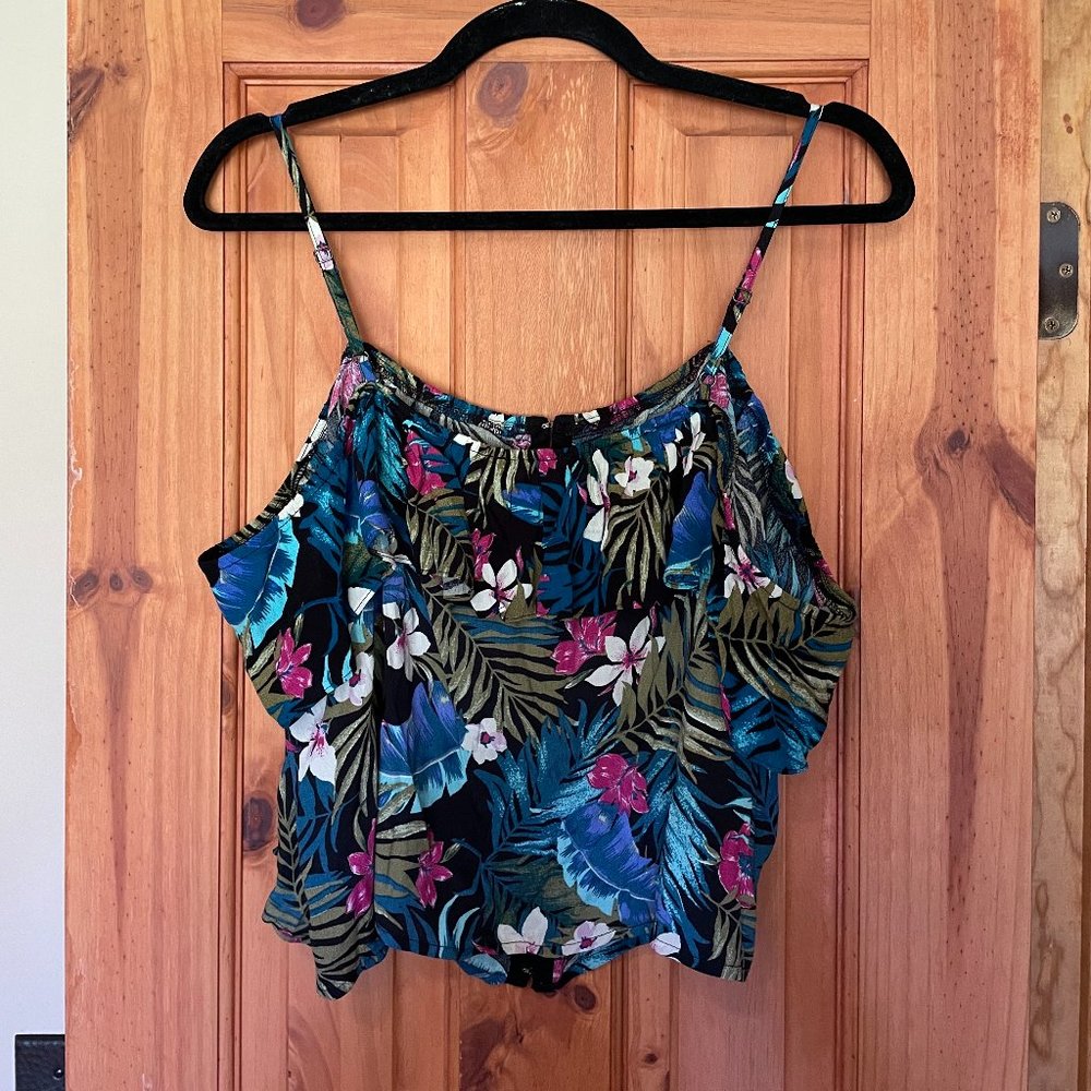 Floral/ Tropical Forever 21 Summer Tops *2 PACK* - Picture 8 of 10